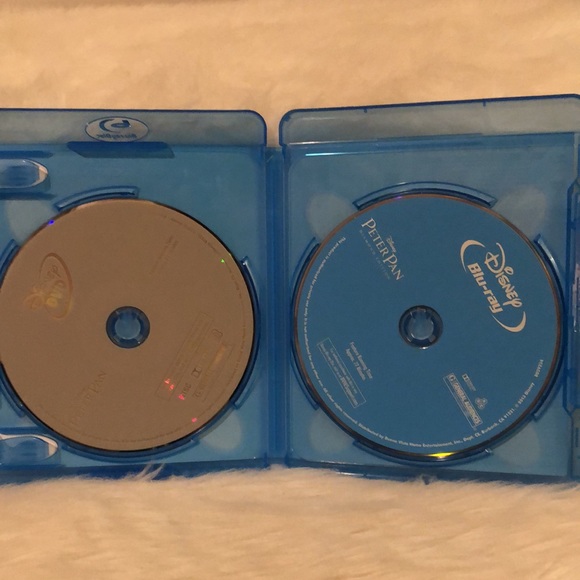 Disney’s Peter Pan Diamond Edition Blu Ray and DVD 2 Disc Set - Picture 4 of 4